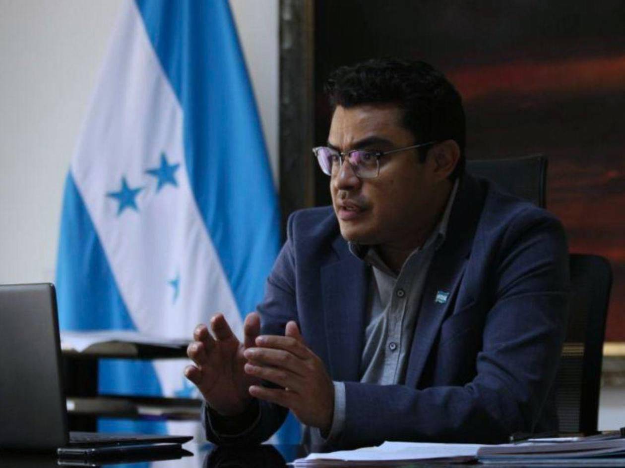 Gerardo Torres recibe ola de críticas tras rechazar cuestionamientos de fraude en M28