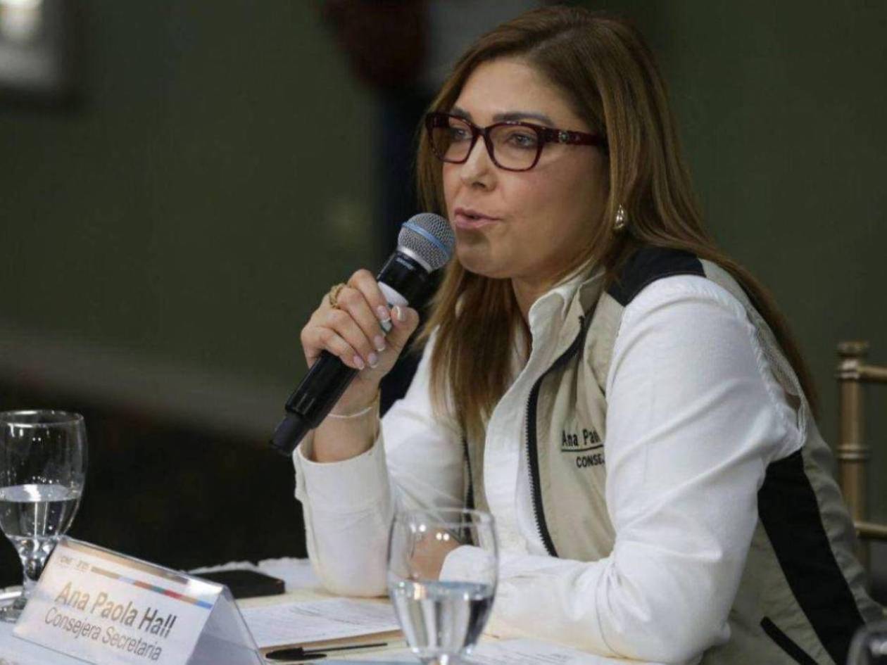 Comisión del Congreso Nacional insiste en citar a Ana Paola Hall por renuncia