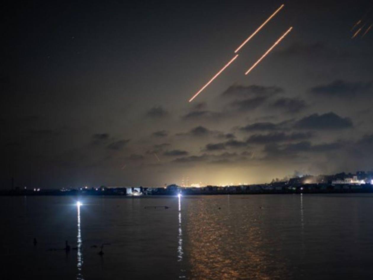 Así fue el ataque de Irán a Israel: impactantes videos del instante del bombardeo