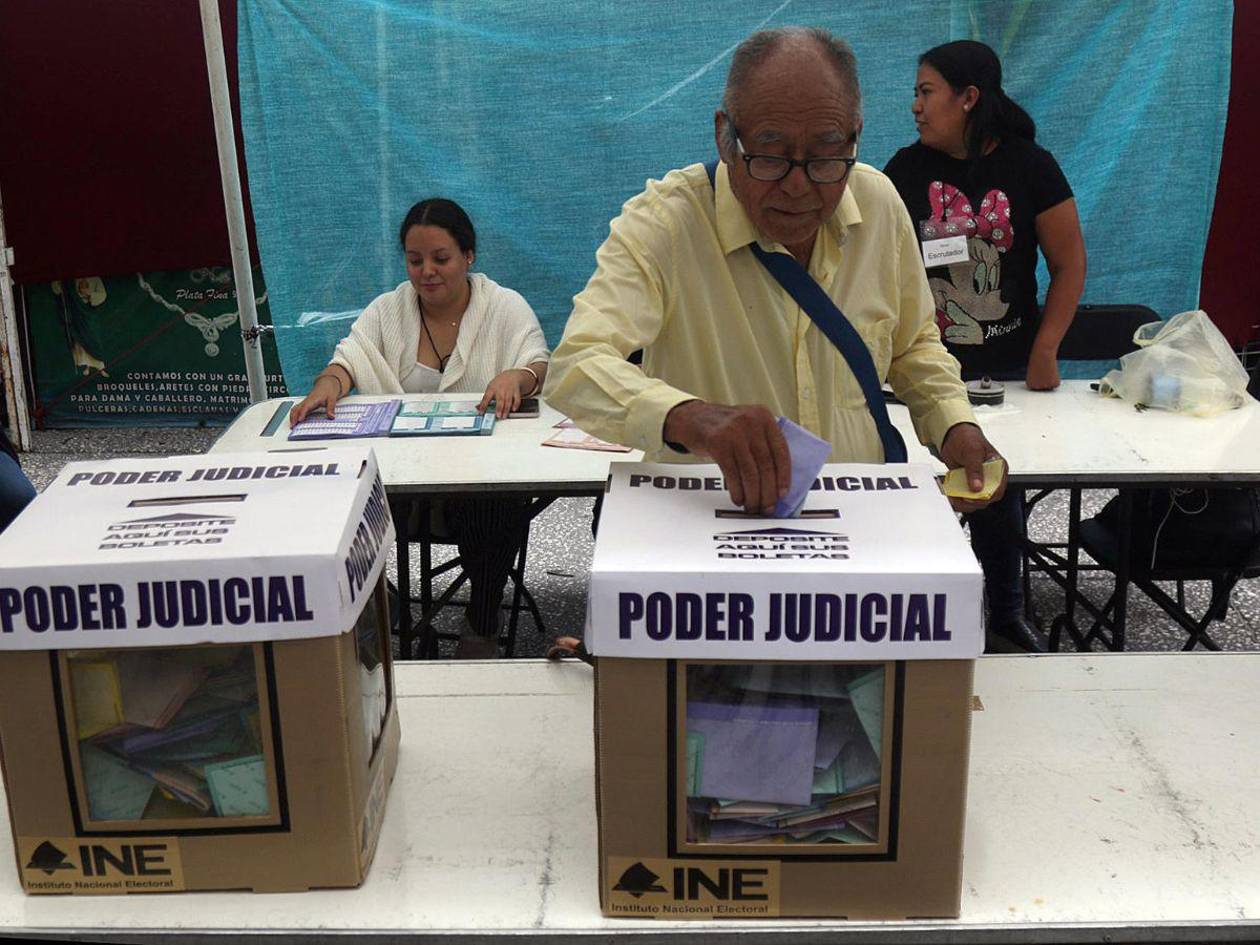México celebra elección de jueces entre entusiasmo y protestas por politización de la justicia