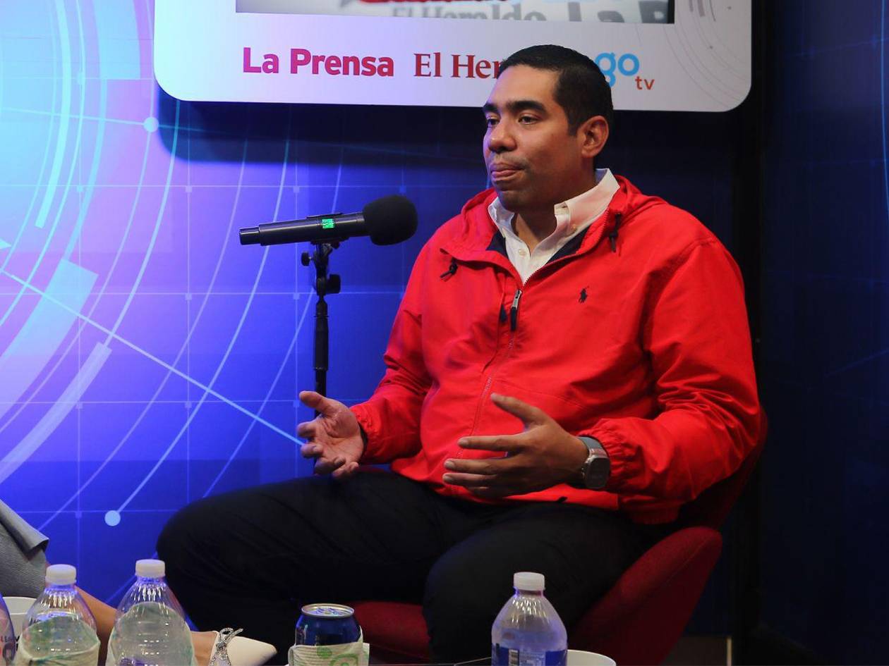 Gustavo González: “Hay ministros y diputados que han quedado a deber”