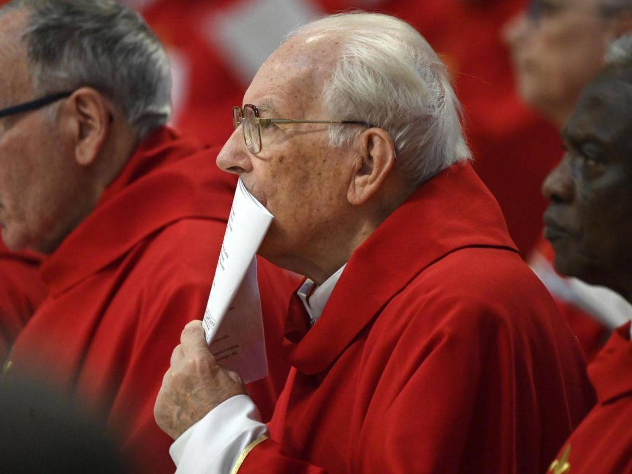 Cardenal Giovanni Re pide un papa que la humanidad y la Iglesia Católica necesita