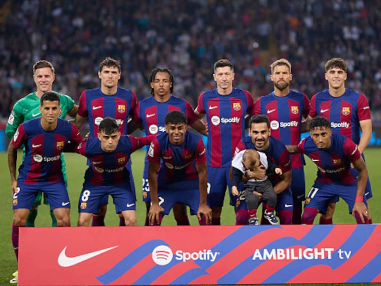 Barcelona confirma la salida de uno de los jugadores titulares del equipo de Hansi Flick