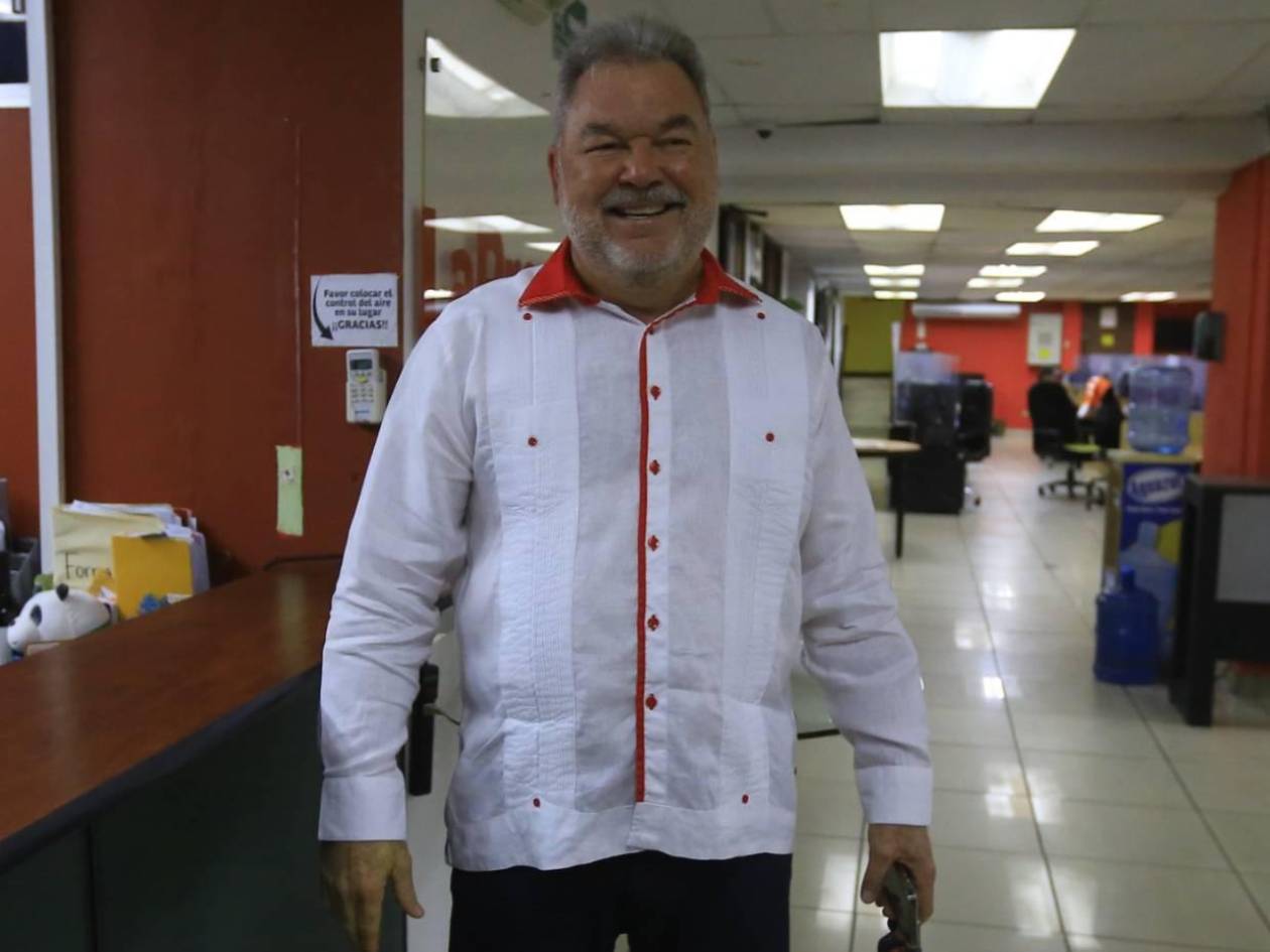 Contreras adelanta nuevo equipo que jugaría en SPS y ¿regresa la Selección de Honduras al Morazán?