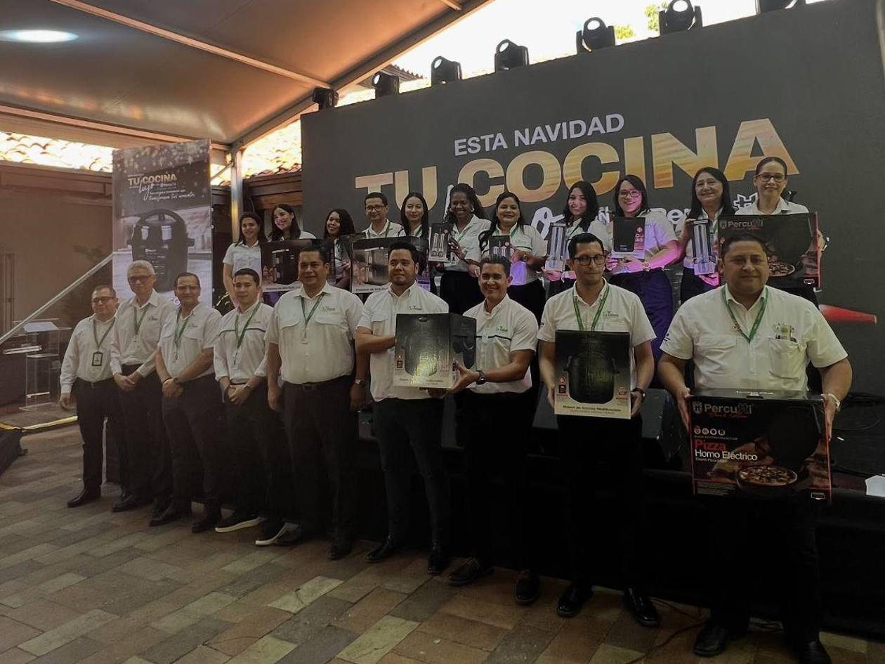 Supermercados La Colonia viste de lujo la Navidad con la nueva colección Percutti Black Edition