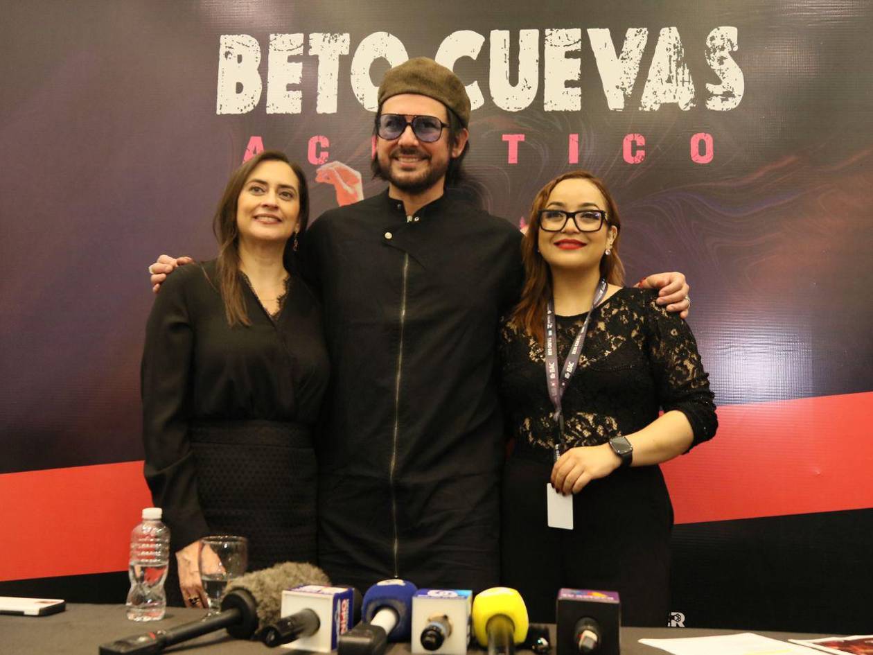 Beto Cuevas ya está en Honduras, listo para reencontrarse con su público