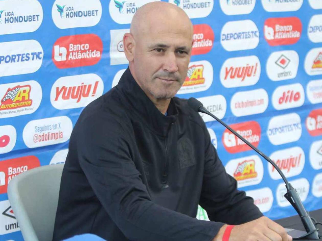 Eduardo Espinel habla de fichaje en reemplazo de Najar, debut de Elis y descarta otro jugador de Olimpia
