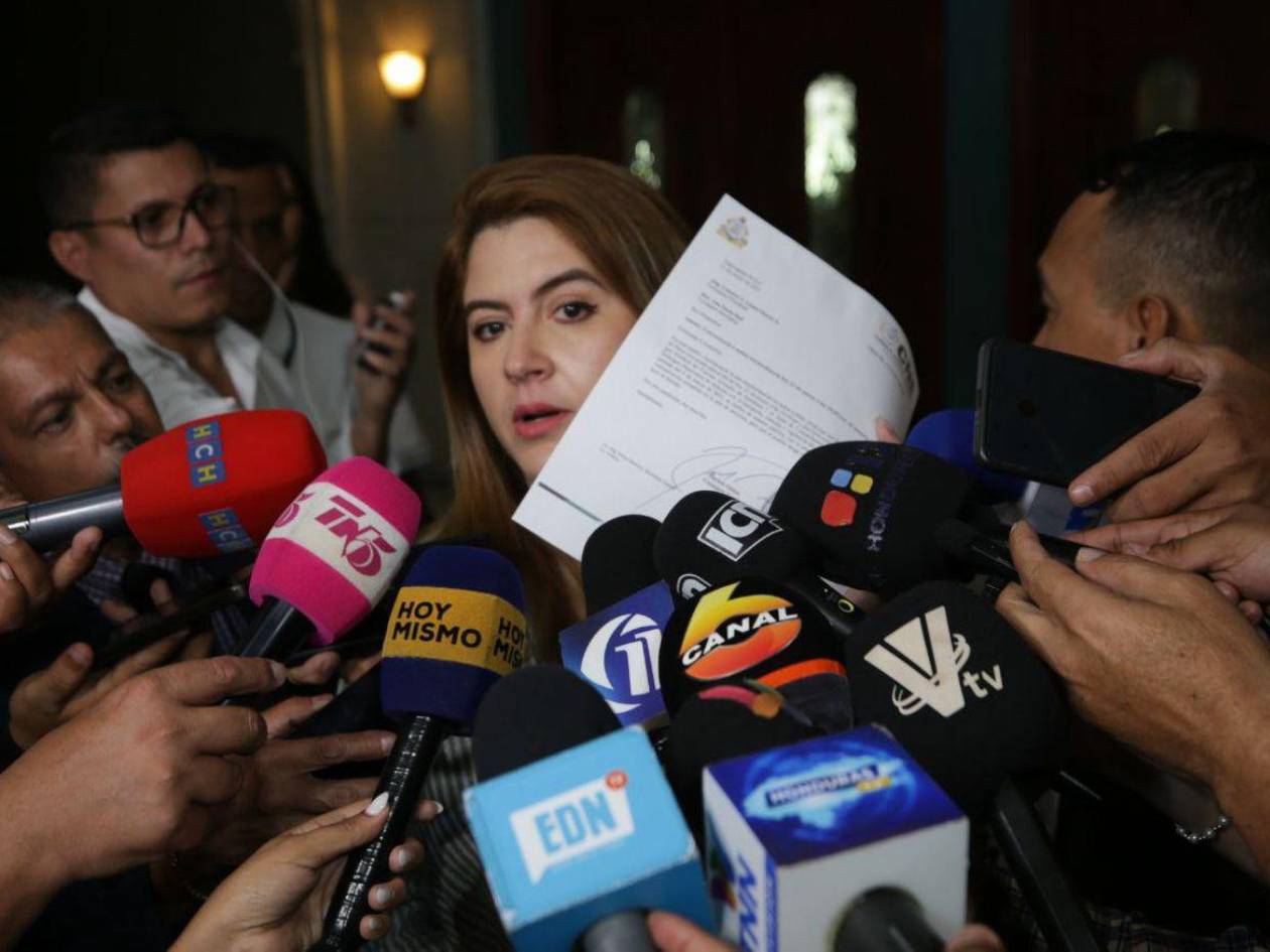 Cossette López a Roosevelt Hernández: Que tenga la gallardía de enfrentar lo que hizo