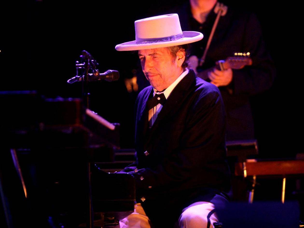 Bob Dylan lanzará colección musical de 139 grabaciones inéditas