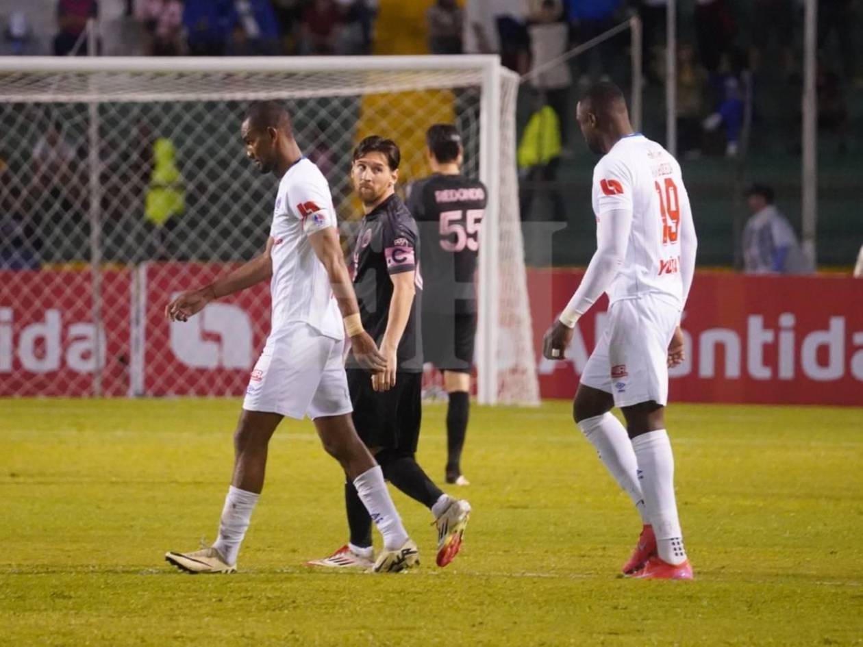 Messi y el bonito detalle que tuvo con Jerry Bengtson, jugador del Olimpia