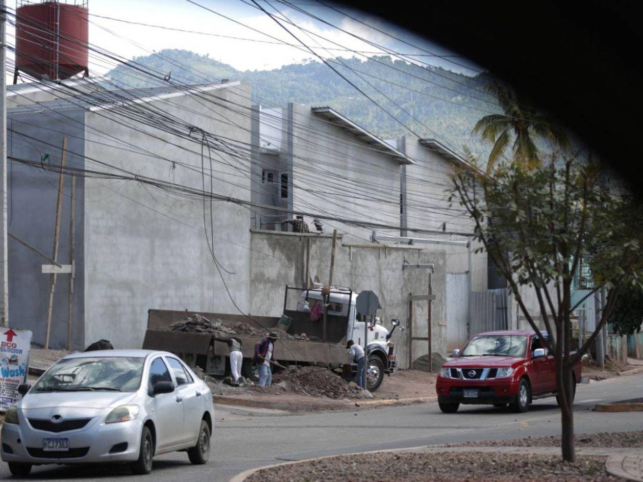 Directores de centros educativos rechazan motel frente a la Villa Olímpica