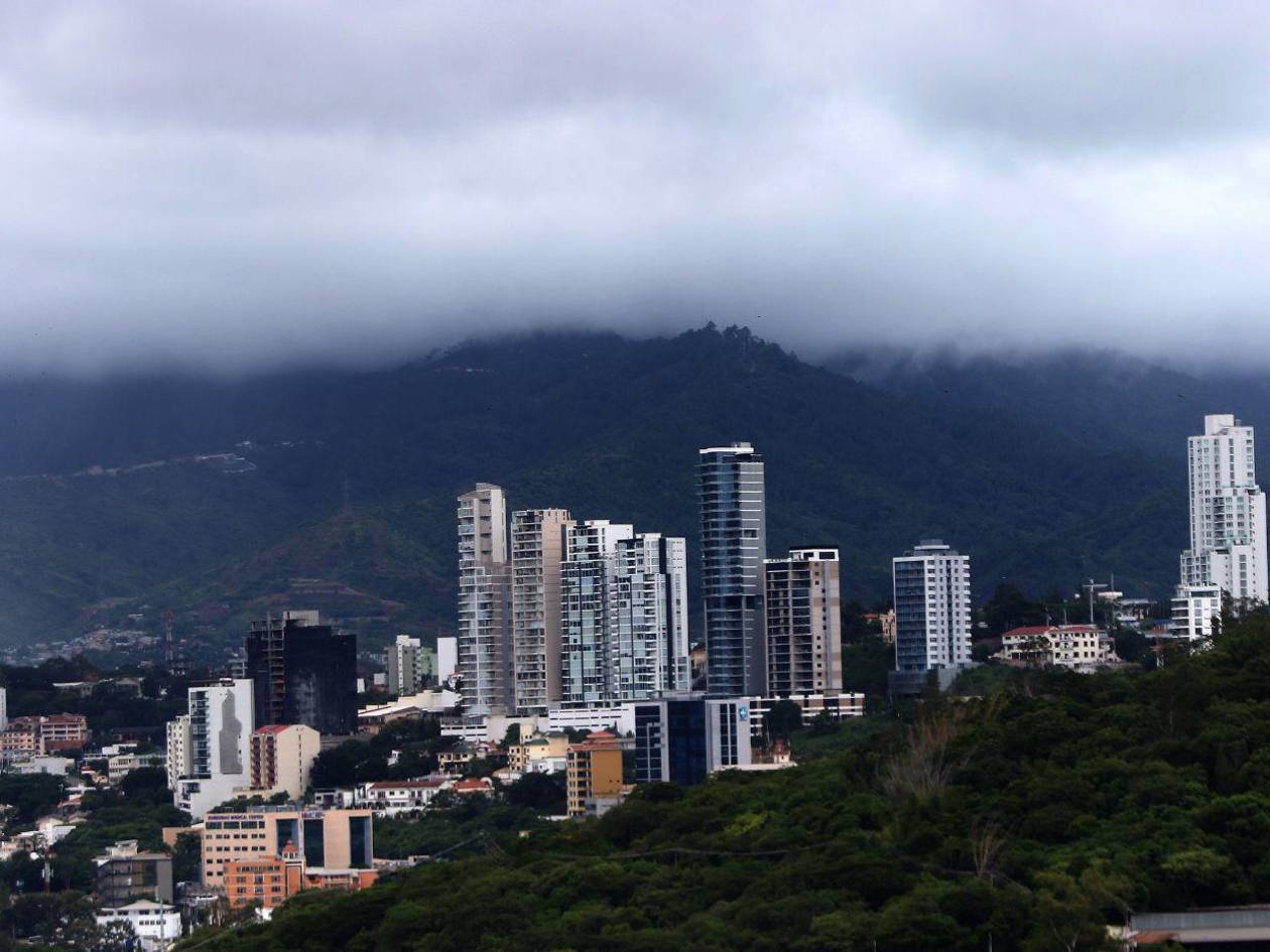Frente frío deja lluvias intensas y bajas temperaturas en varias zonas del país
