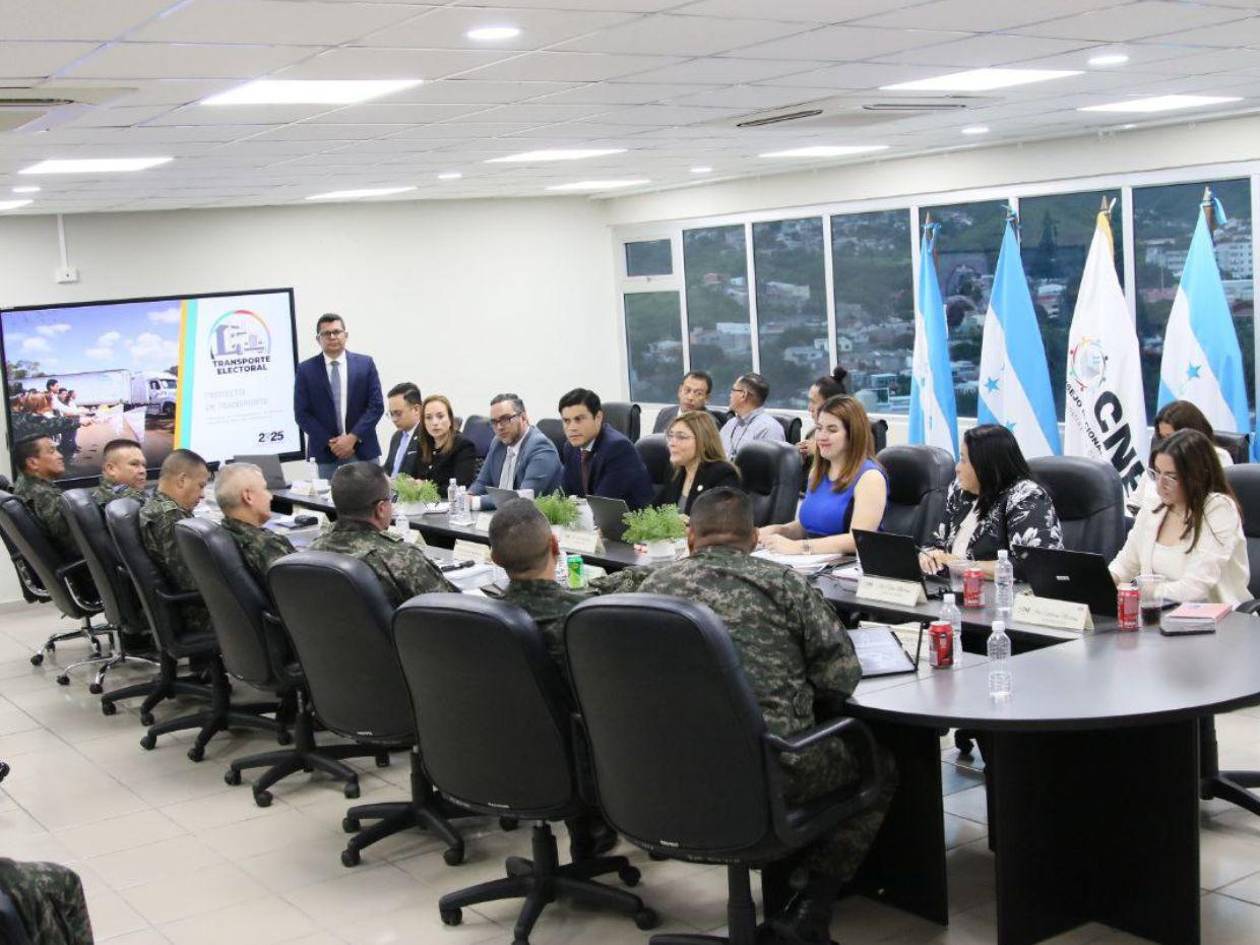 El CNE y FF AA inician coordinación logística para las elecciones generales