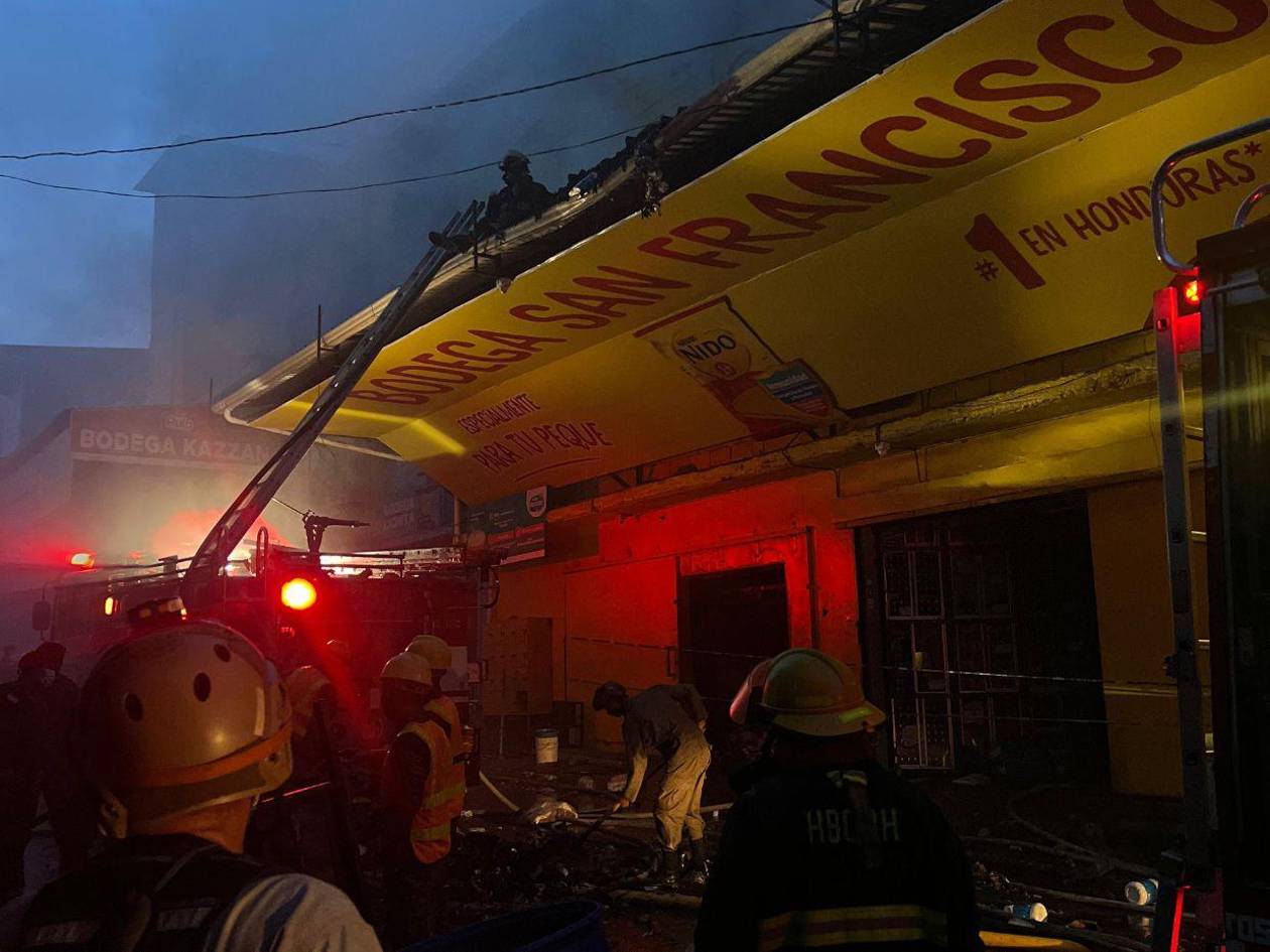 Incendio en el Zonal Belén ocupó más de 55,000 galones de agua para ser sofocado