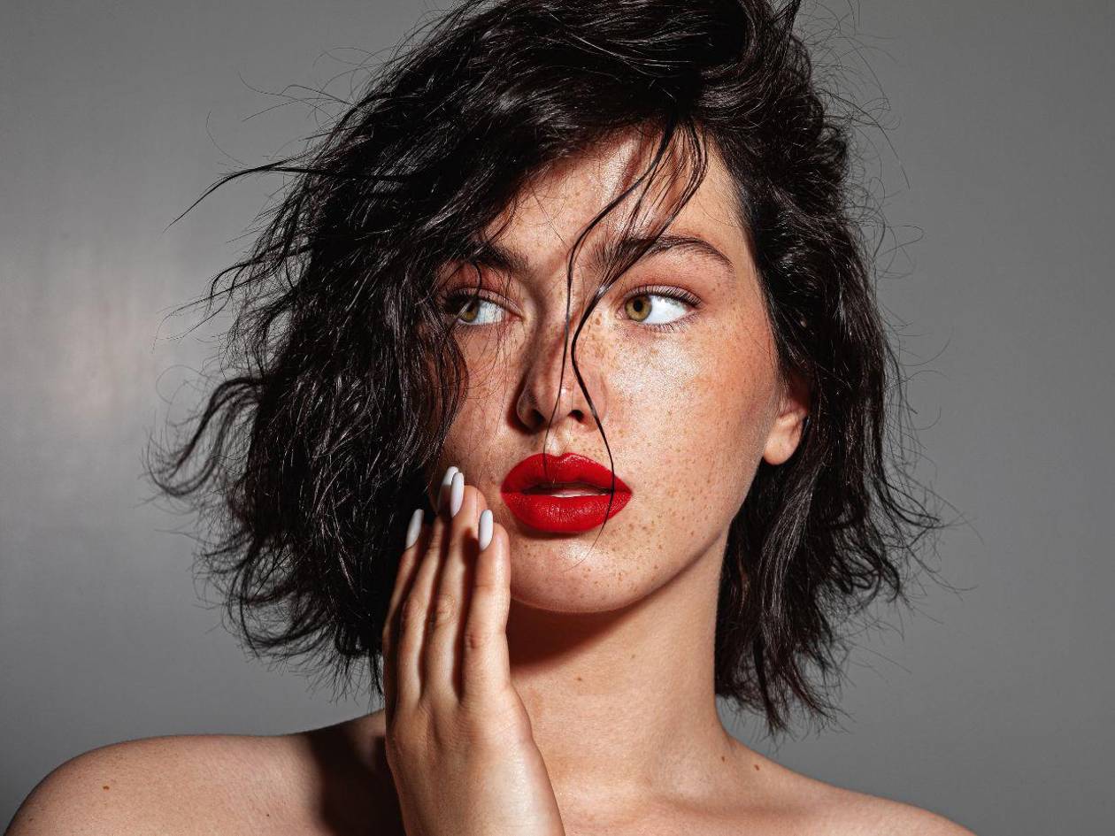 Tendencia: Cómo lograr labios rojos perfectos con efecto blurred o glossy