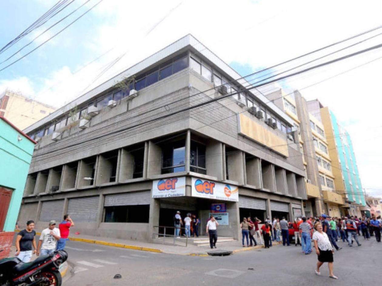 Empleados de la Alcaldía del Distrito Central protestan por falta de pago