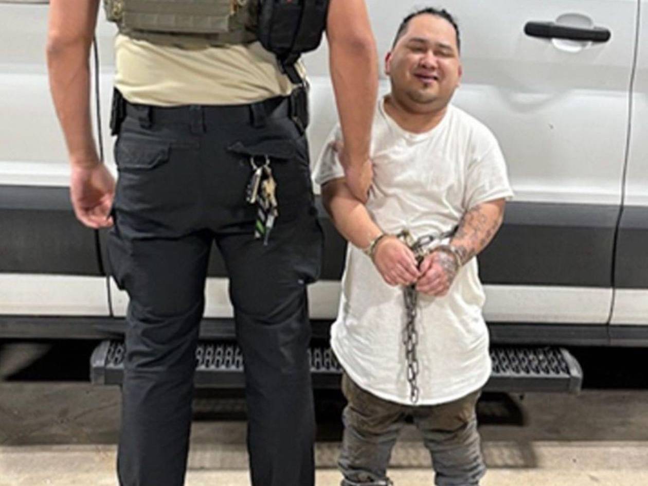 Casa Blanca usa un Labubu para burlarse de migrante guatemalteco deportado