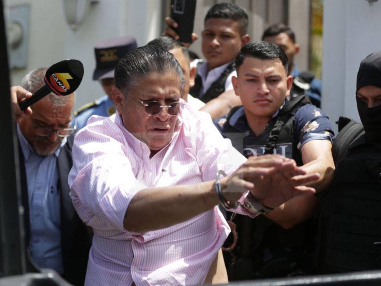 Esdras Amado López : “Yo no voy a salir, prefiero que me maten aquí adentro”