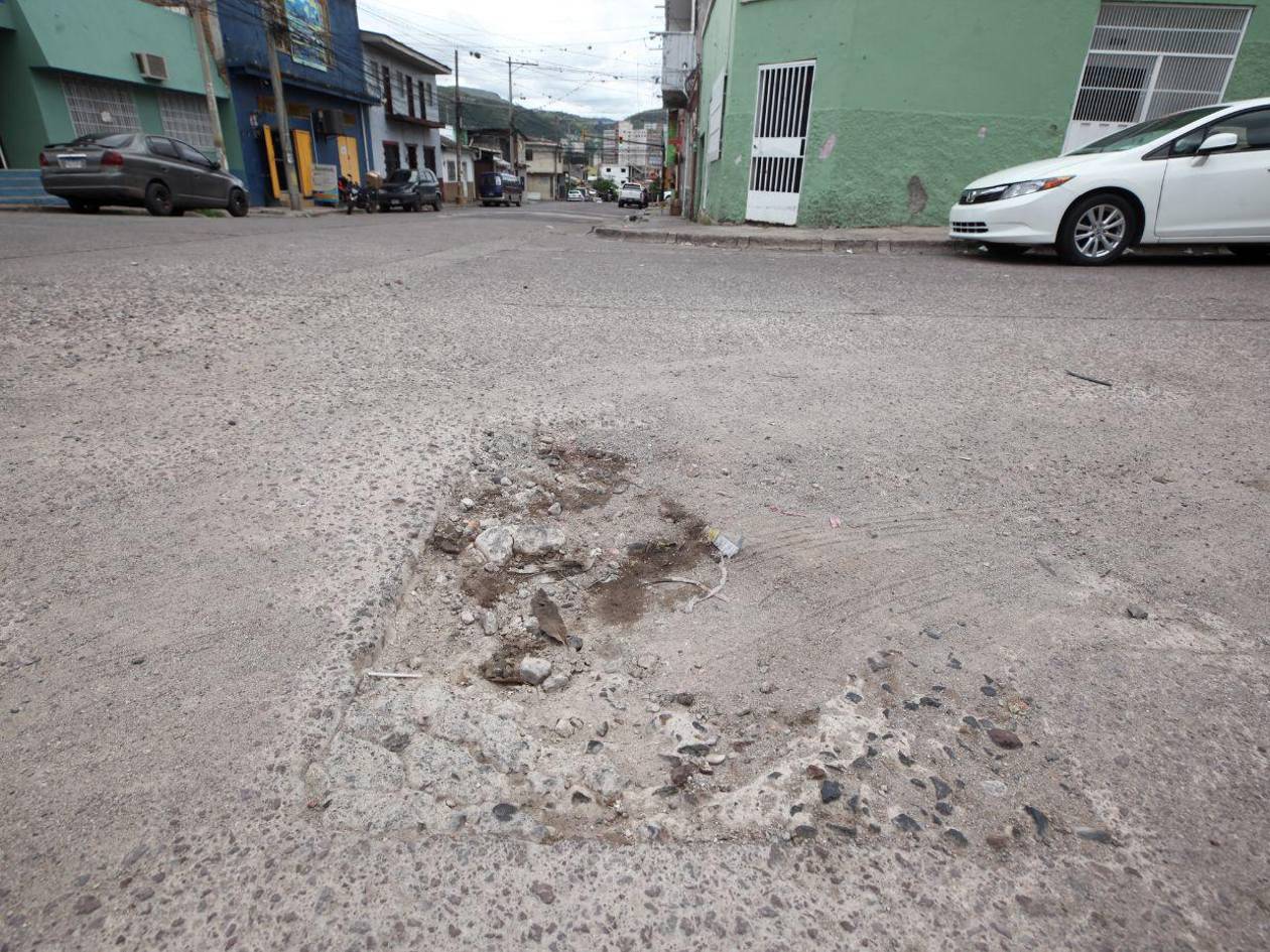 Vecinos del antañón Barrio Morazán denuncian calles en pésimo estado