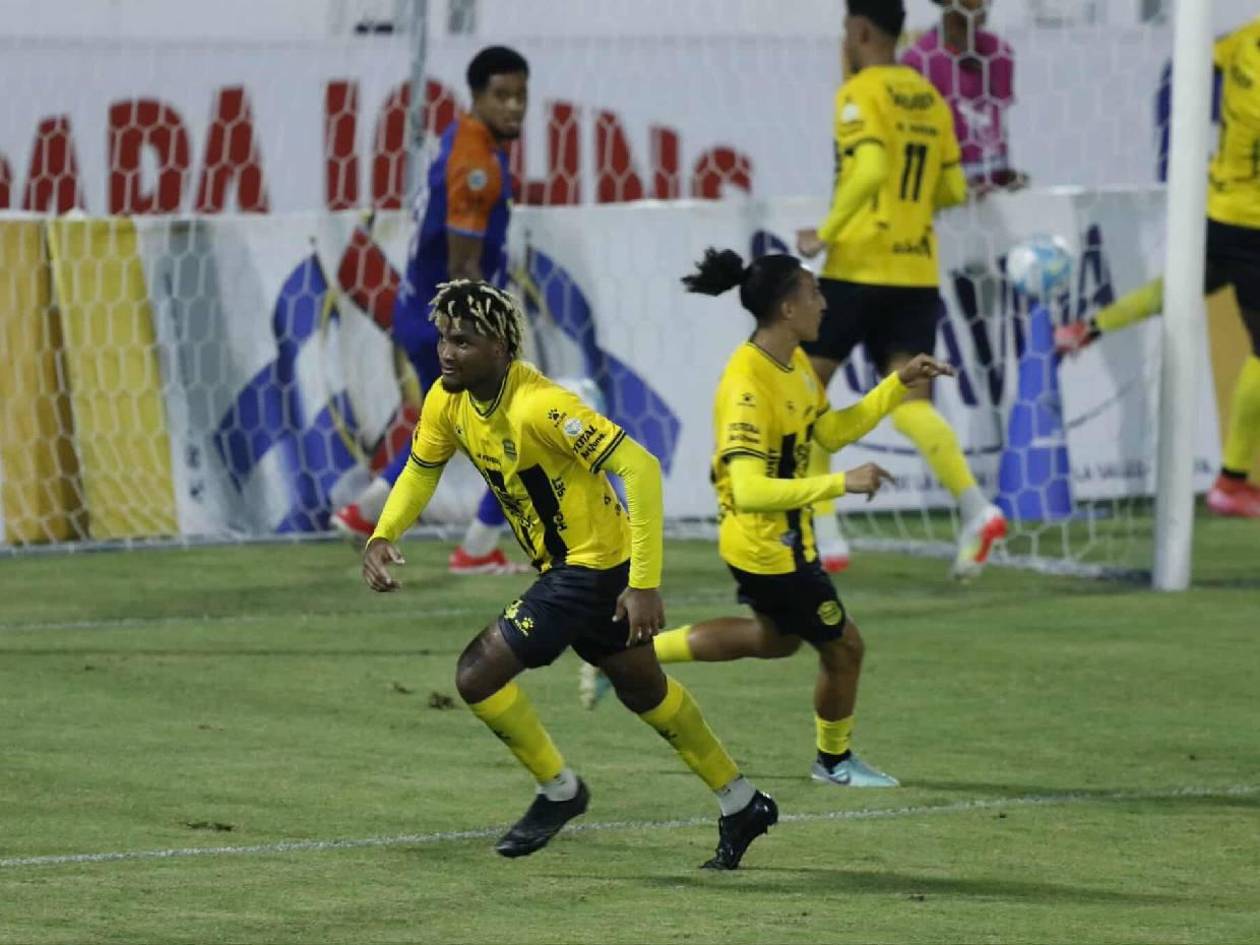 Real España recupera la memoria ganadora y venció a UPNFM en el estadio Morazán