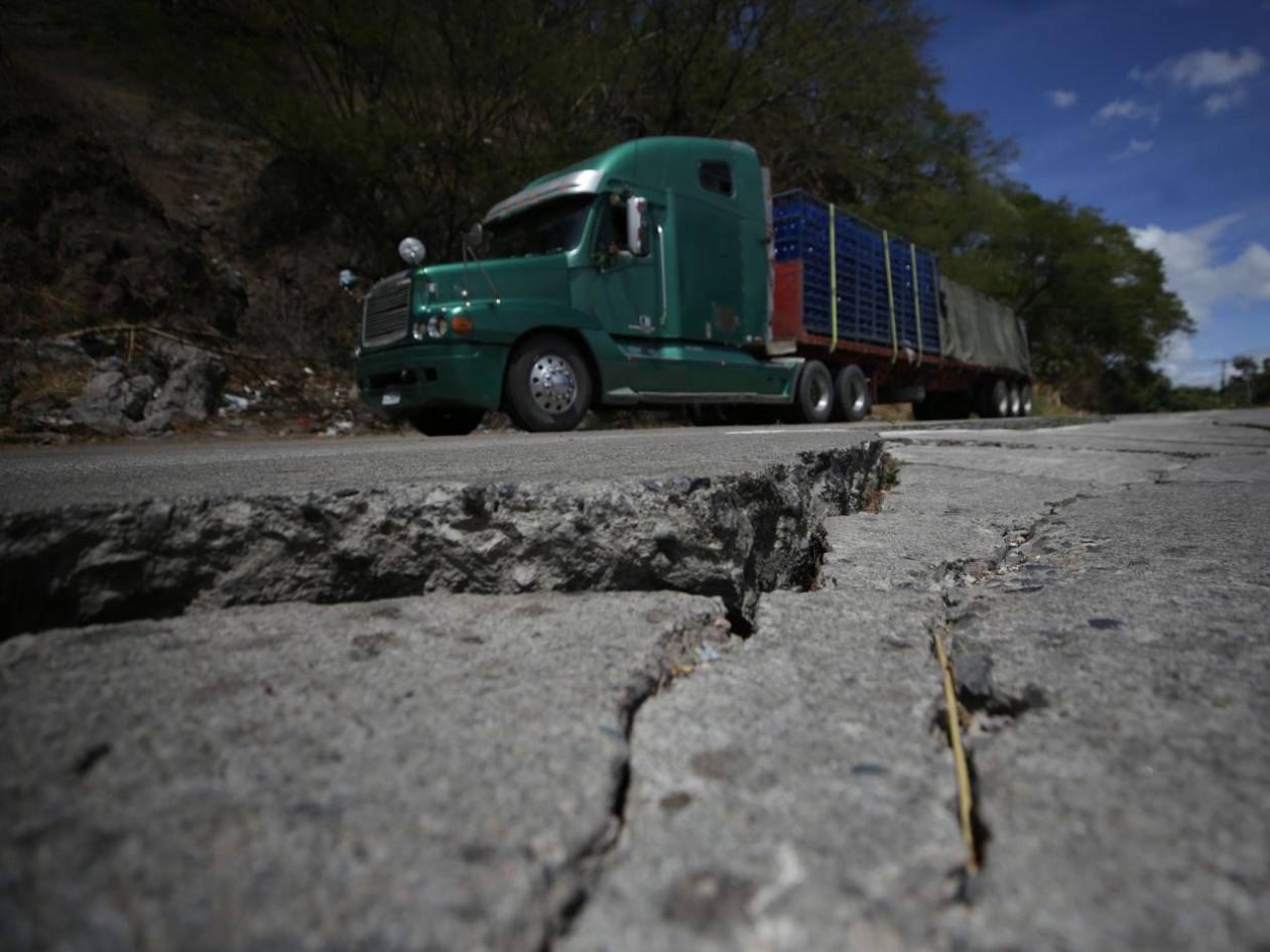 A oscuras, con daños y en un limbo legal: Canal Seco sigue en el abandono