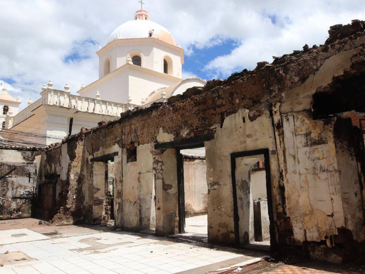 A nueve días del incendio, aún no hay dictamen sobre las causas que lo provocaron