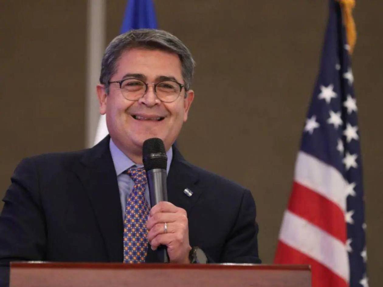 Juan Orlando Hernández volverá a manejar sus redes sociales, asegura su familia