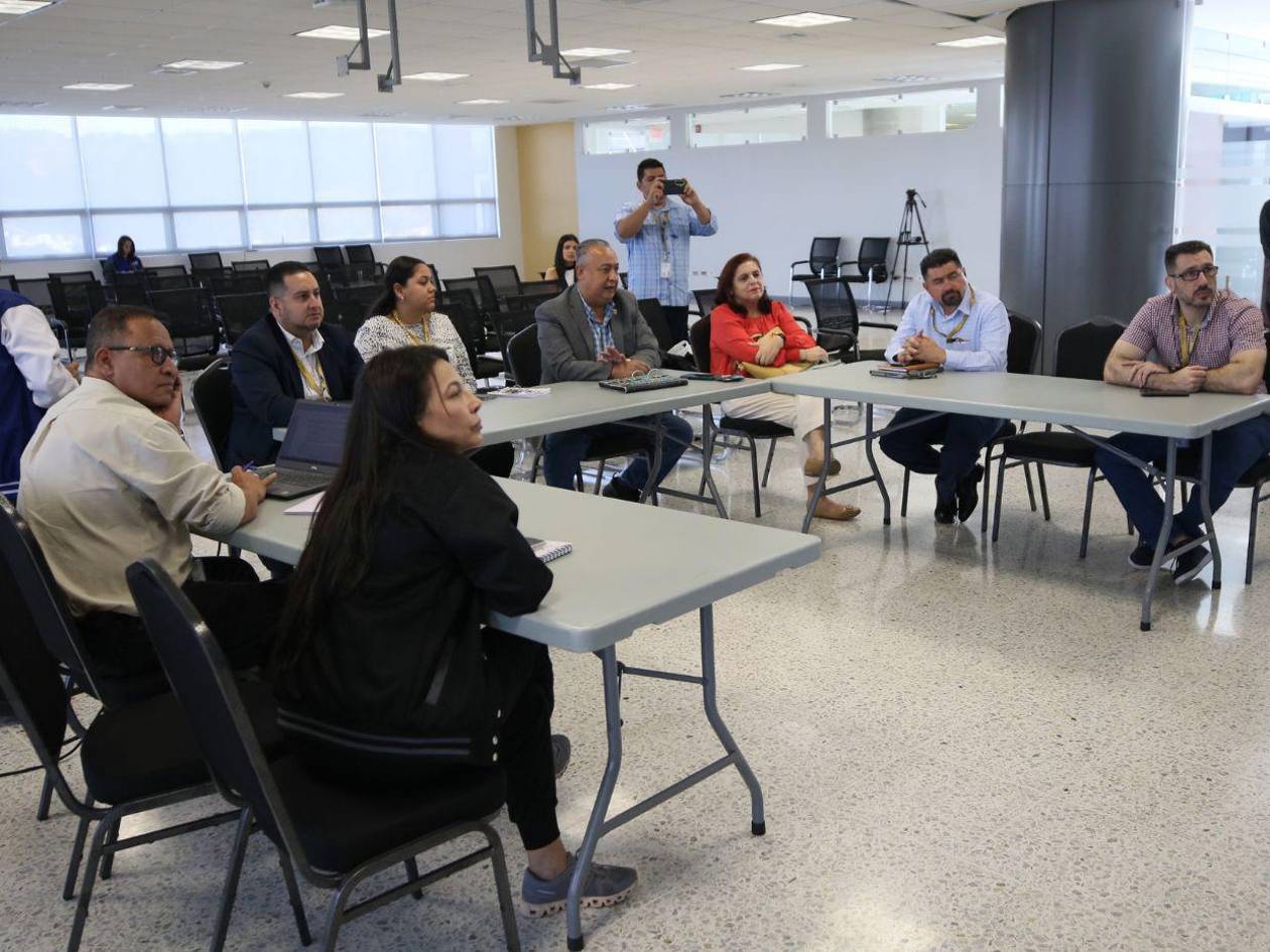 Empleados de la UNAH sin pagos y proyectos en riesgo ante la falta de presupuesto