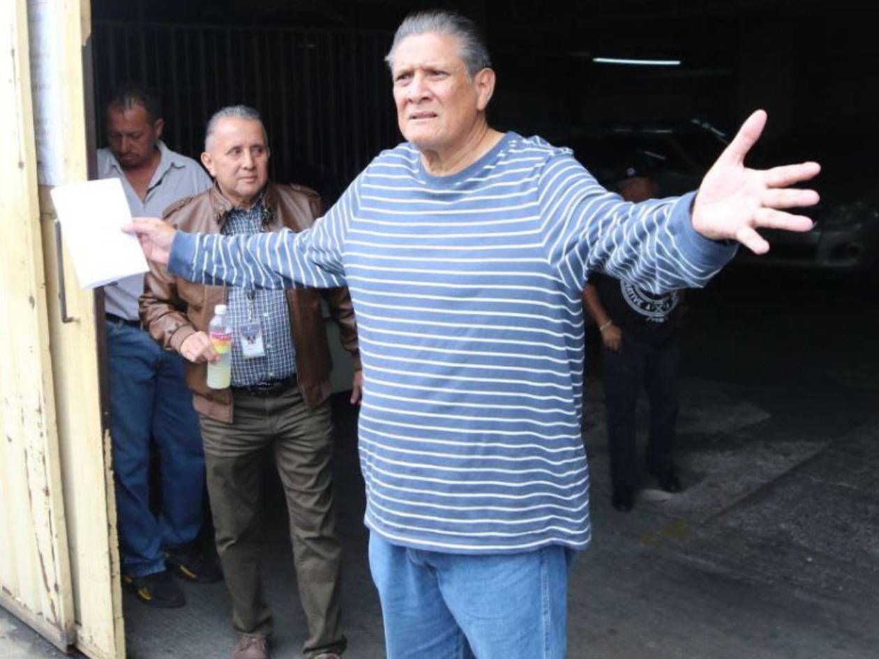 Vengo a demostrar que esto es persecución: Esdras Amado López llega a audiencia inicial