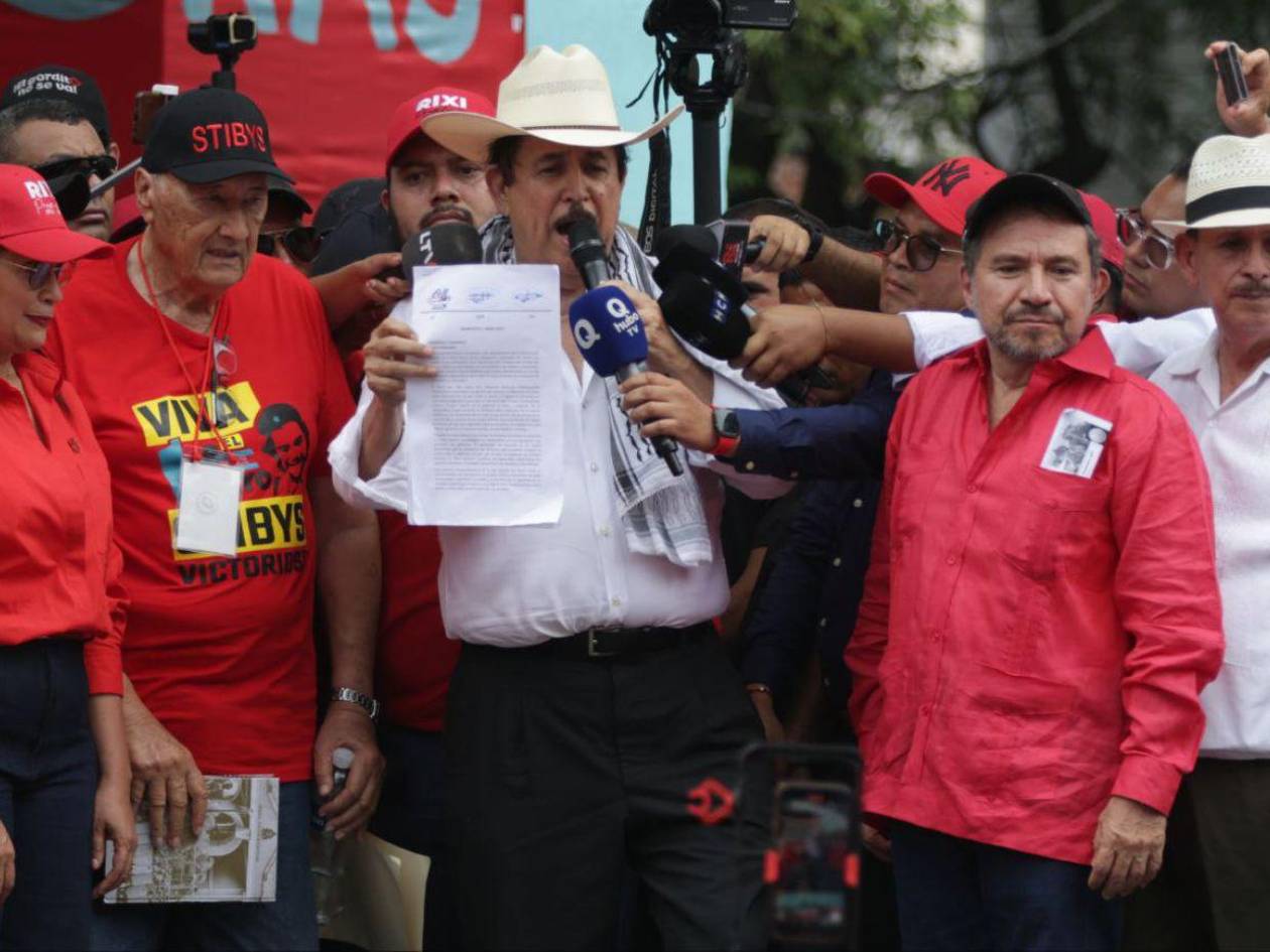 Mel Zelaya responde a críticas: “no temo a Dios porque vivo con rectitud