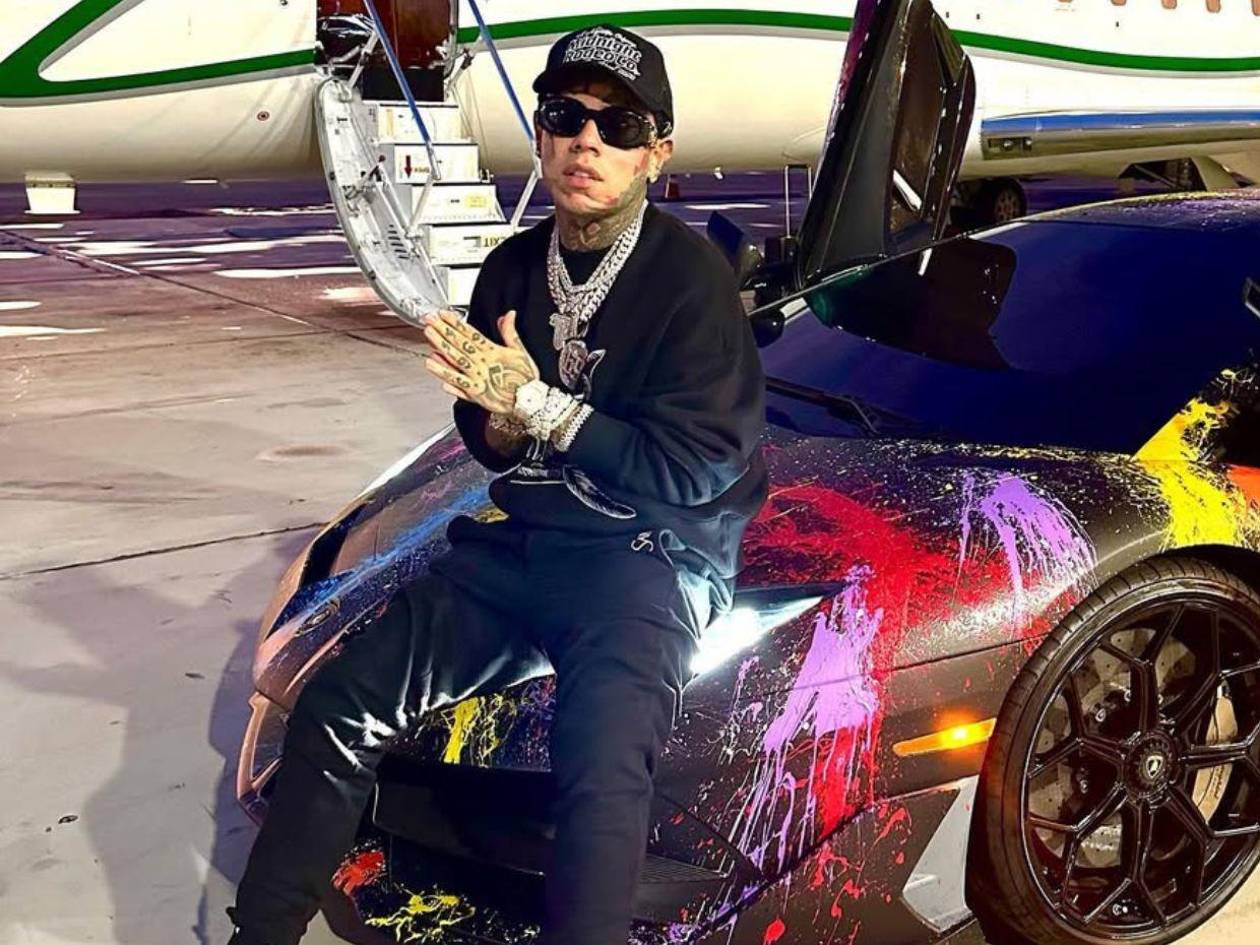 Allanan casa de Tekashi 6ix9ine en Florida y encuentran drogas y armas