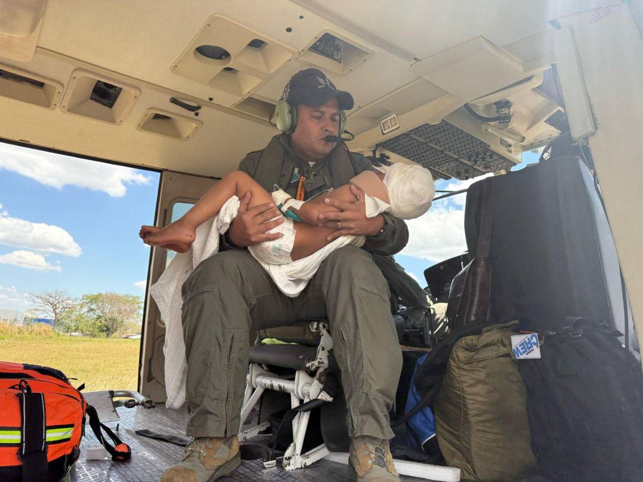 En helicóptero trasladan a Tegucigalpa a niños heridos en accidente durante votaciones