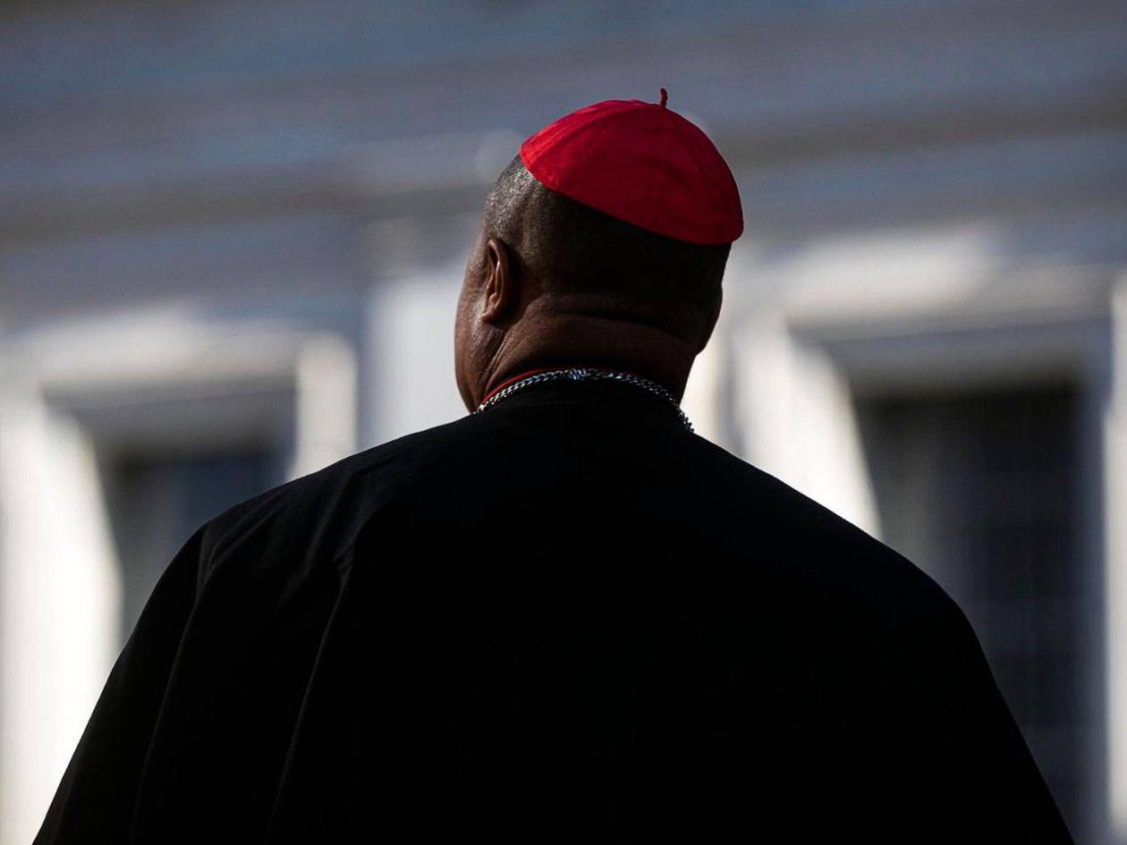 Cardenales siguen escuchándose en reuniones previas al cónclave en el Vaticano