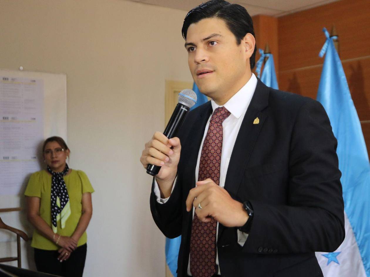 Sin definir a nuevo consejero, Libre asumiría presidencia del CNE