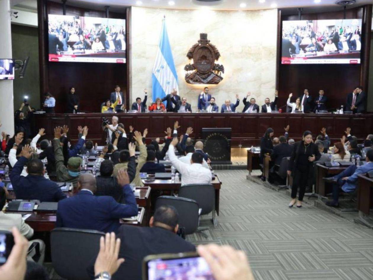 Diputados siguen gestionando ayudas sociales sin una ley que lo regule