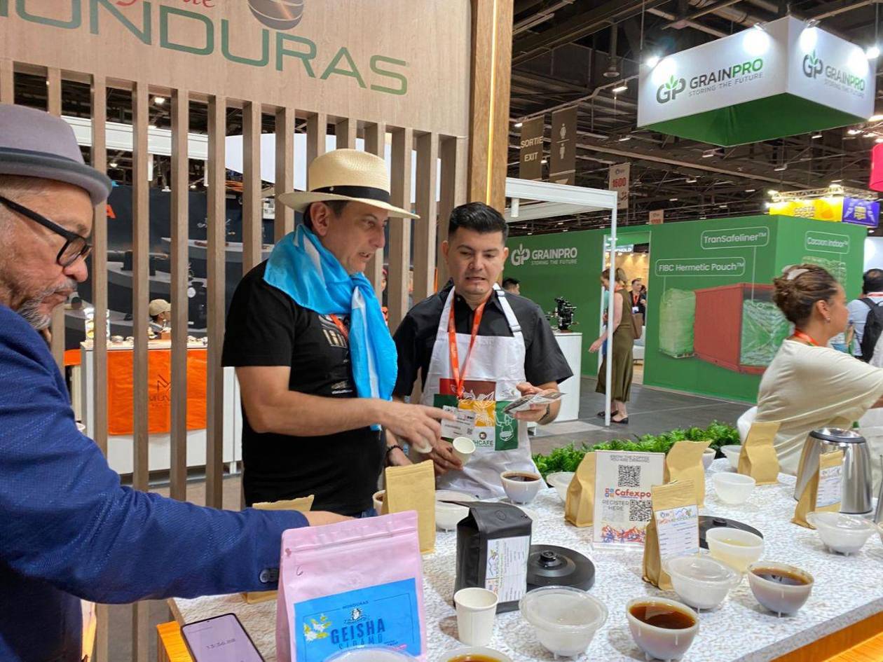 Café hondureño destaca en el World of Coffee Ginebra 2025 en Suiza