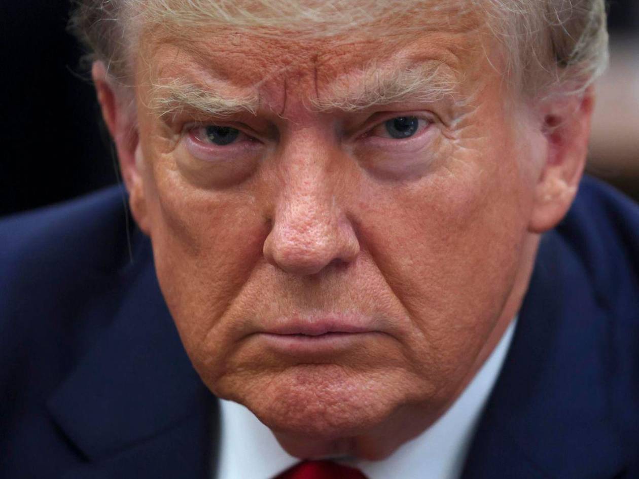 Donald Trump presenta un retrato desafiante previo a su investidura