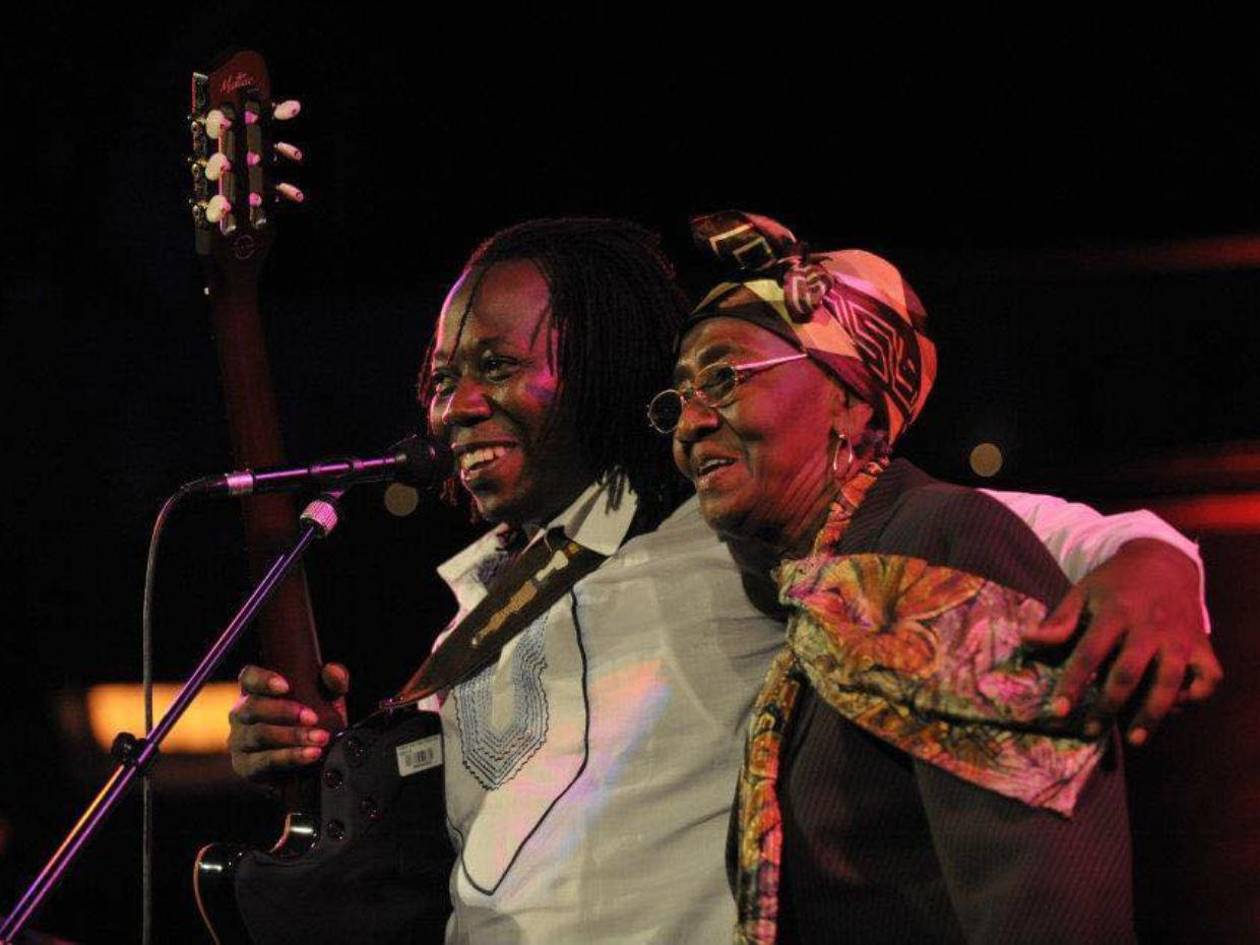 Familiares, activistas y artistas exigen justicia por muerte de Aurelio Martínez