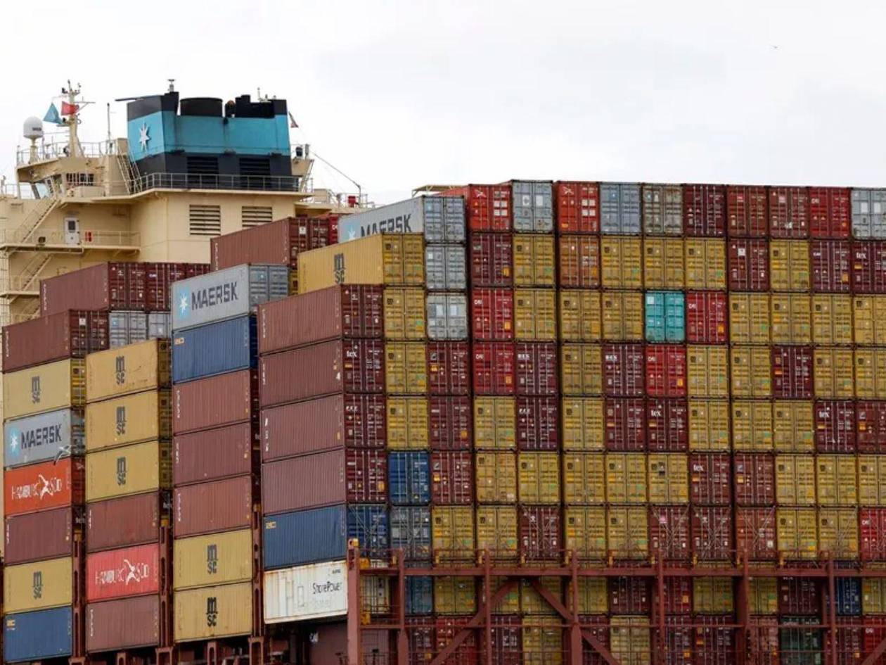 Unos 50 países intentan negociar los aranceles con EE UU, dice asesor de Trump