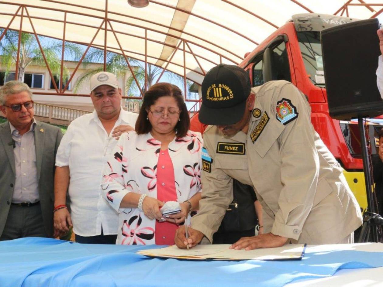Inauguran nueva subestación de bomberos en la aldea Cerro Grande de Tegucigalpa