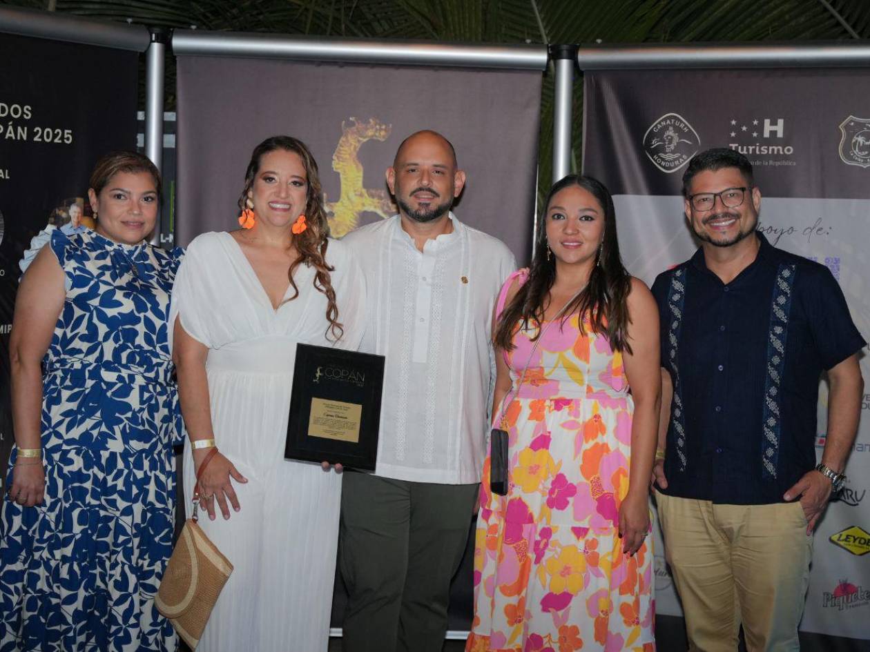 Espresso Americano es galardonado por CANATURH durante la ceremonia de los Premios Copán 2025