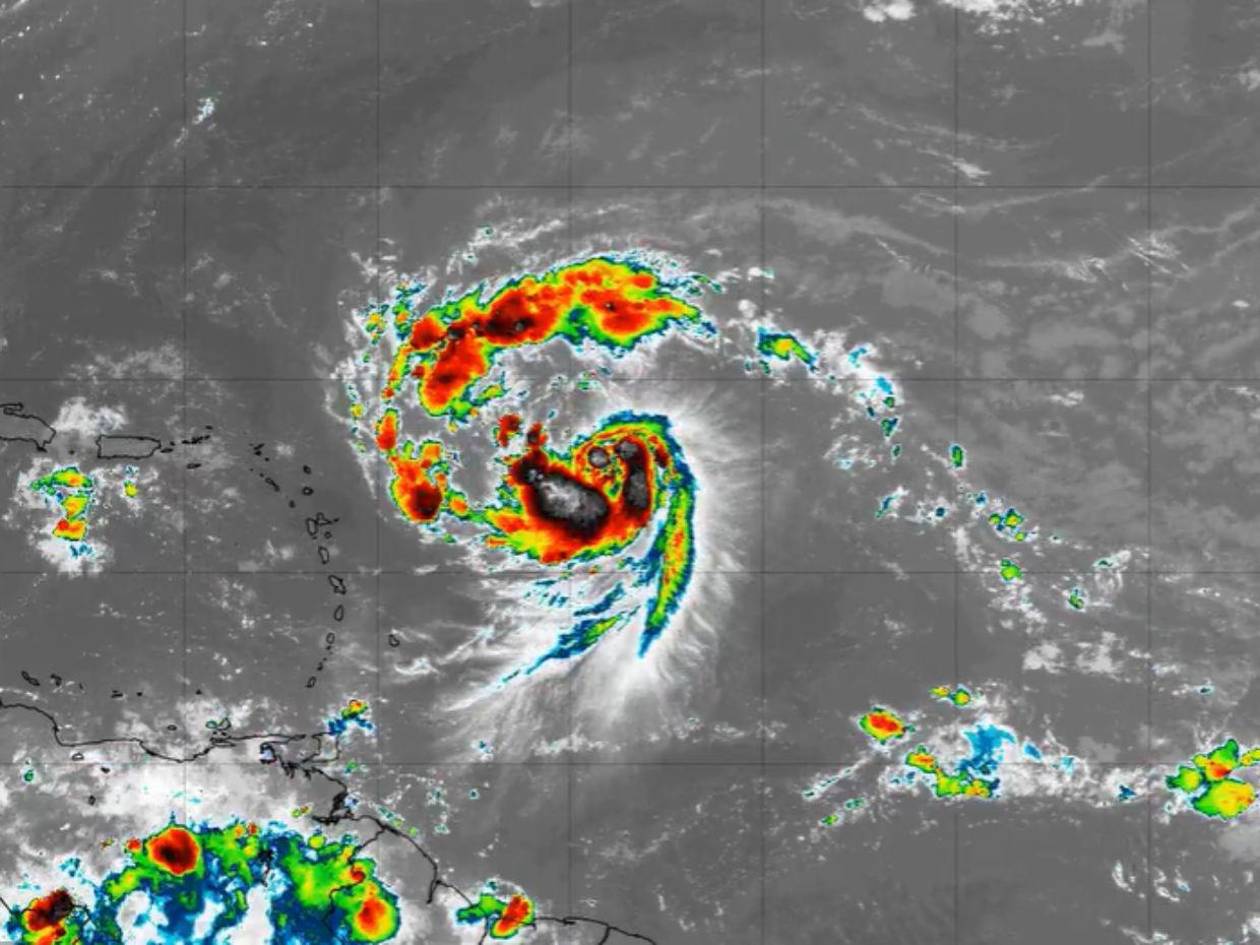 Tormenta Erin se fortalece en el Atlántico y se convertirá en huracán este viernes