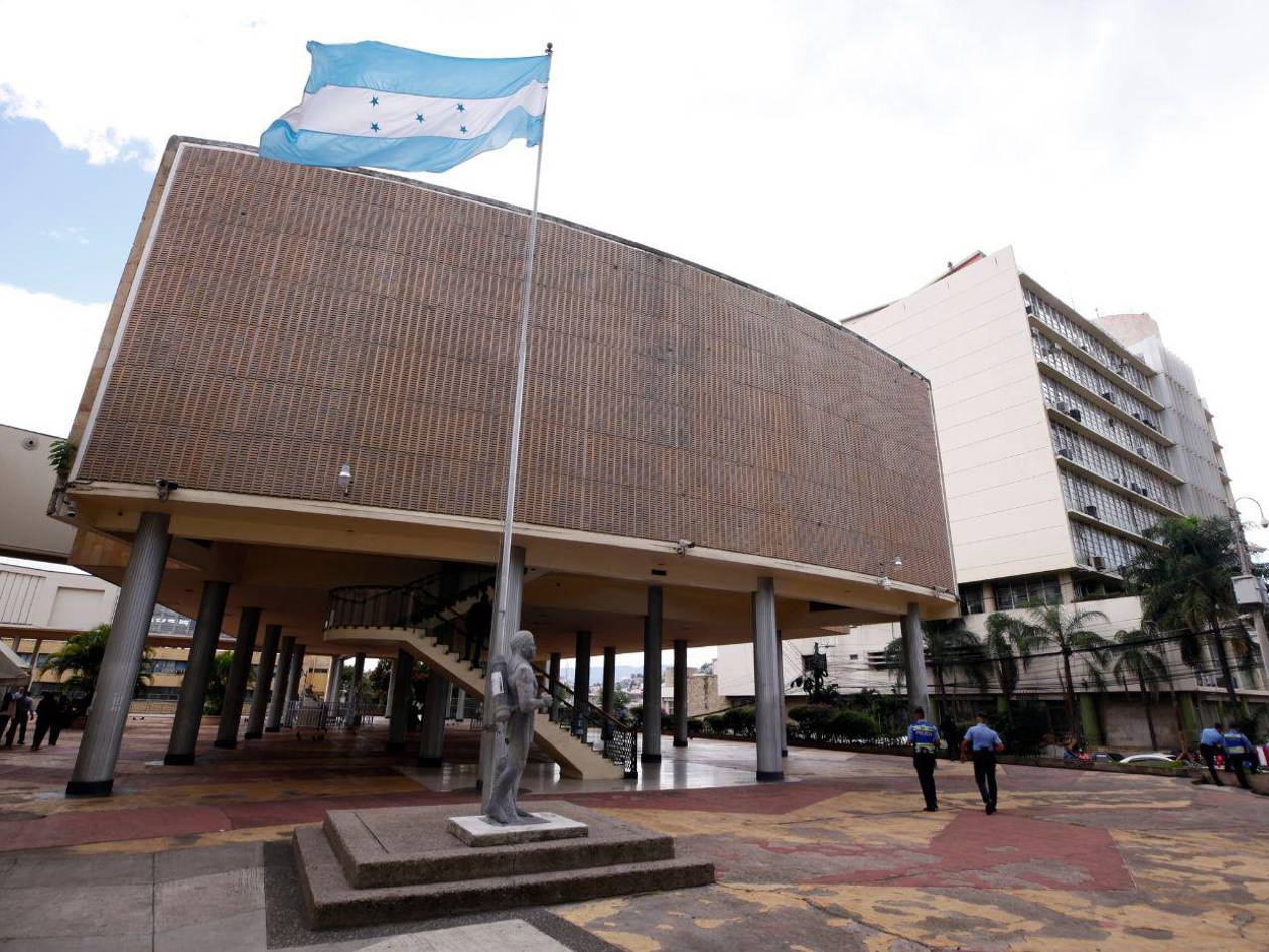 Cerradas varias calles hacia el Congreso Nacional por cuarta Legislatura