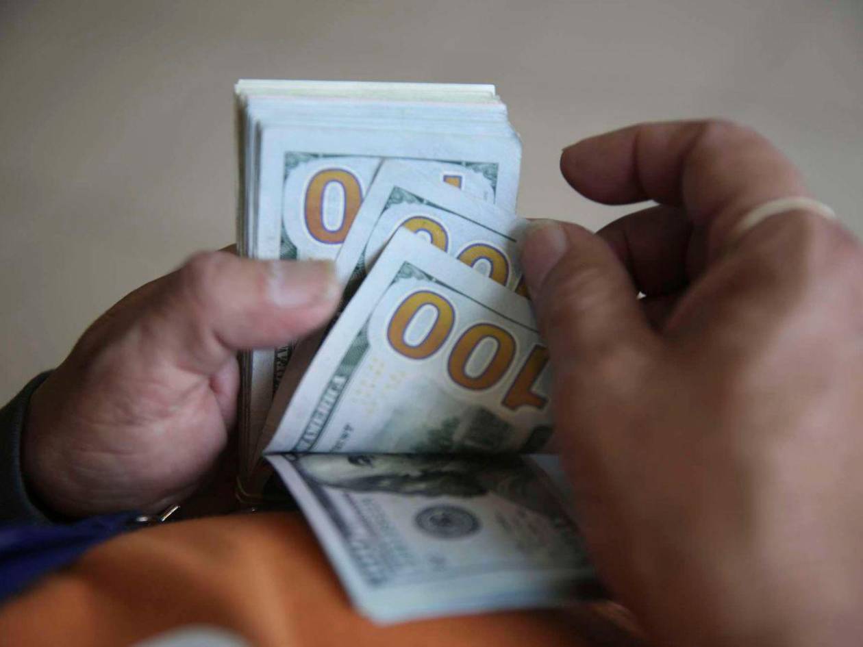 Devaluación del tipo de cambio asciende a 2.67% durante 2024