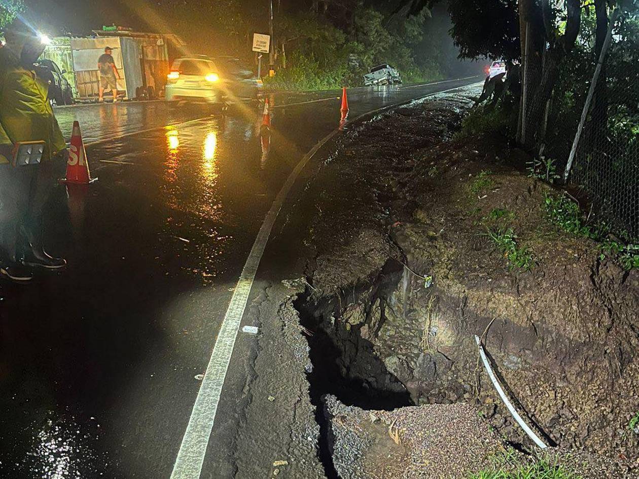Cierran un carril de carretera de  Santa Lucía a Valle de Ángeles: cuánto tardarán las reparaciones
