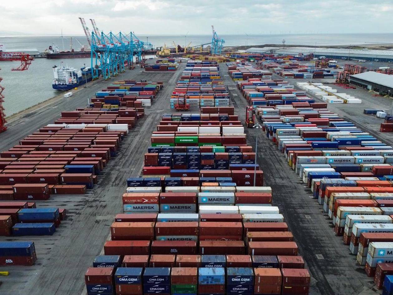 Trump considera posible alivio arancelario para algunos sectores de Canadá y México