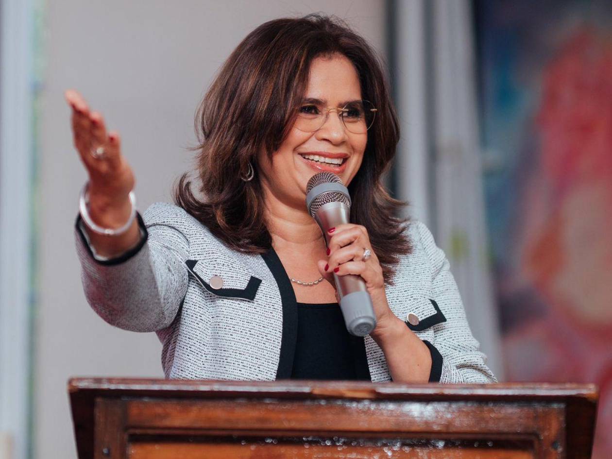 Rixi Moncada responde si estaría dispuesta a dolarizar la economía en Honduras