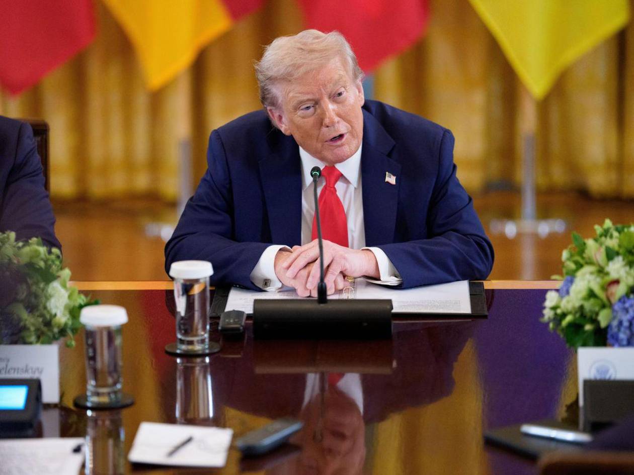 Trump pausó la reunión con Zelenski y los líderes europeos para llamar a Putin, según CNN