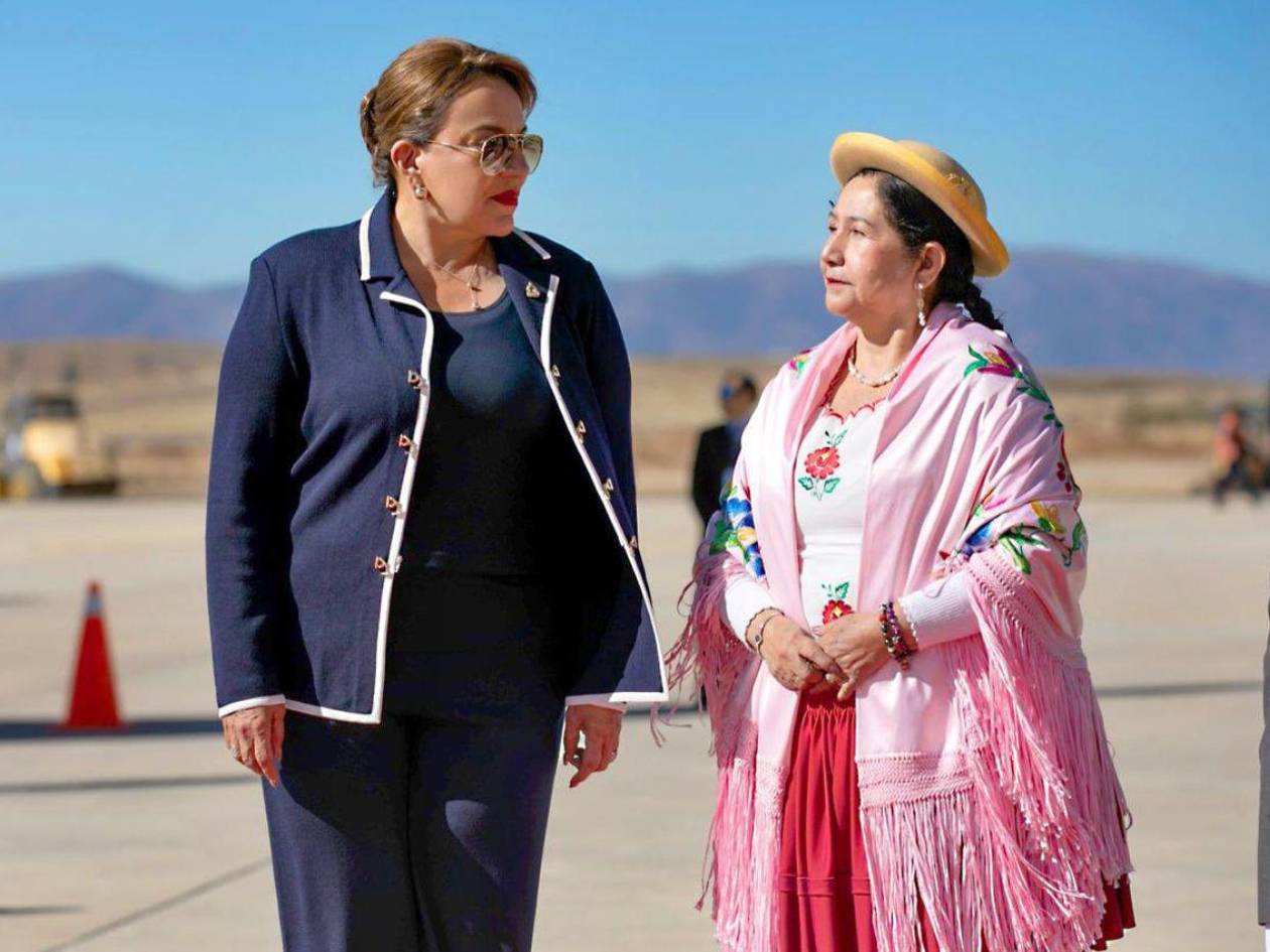 Xiomara Castro llega a Bolivia para ser parte de los 200 años de independencia