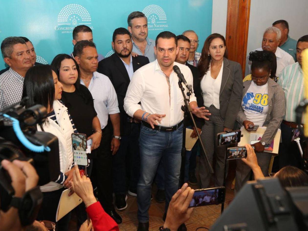 Partido Nacional respalda a Cossette López y condena presiones en el CNE